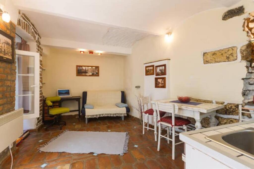 Appartamento Hidden Gem On Prime Location Belgrado Esterno foto